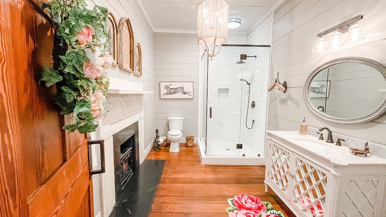 Photo of Bathroom in Columbiana
