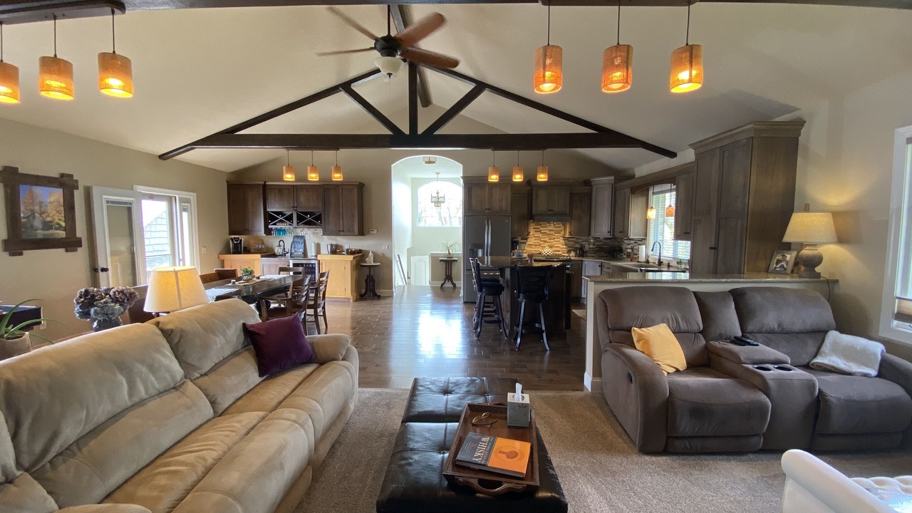 Photo of Livingroom in Victor