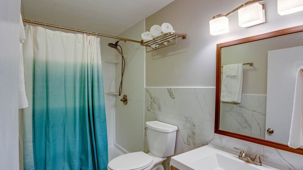 Photo of Bathroom in Holiday Isle