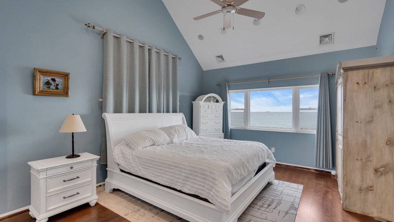 Photo of Bedroom in Normandy Beach