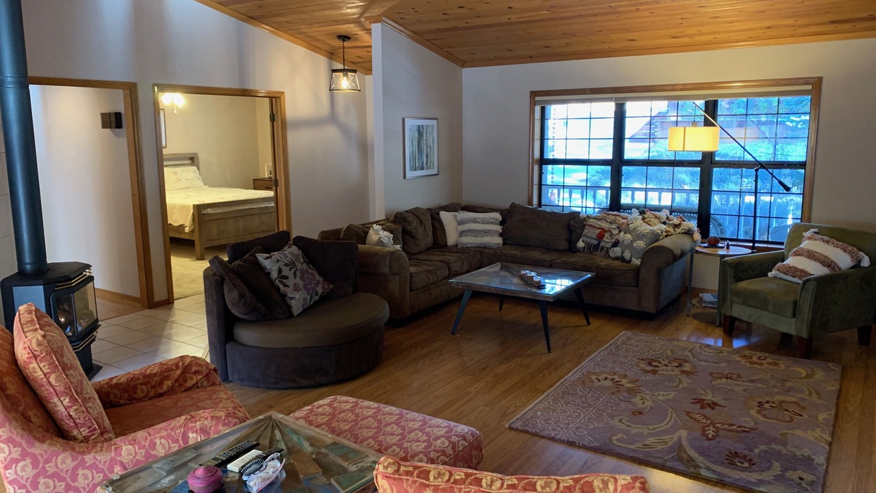 Photo of Livingroom in Groveland