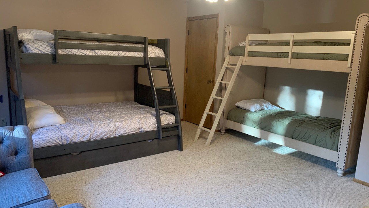 Photo of Bedroom in Groveland