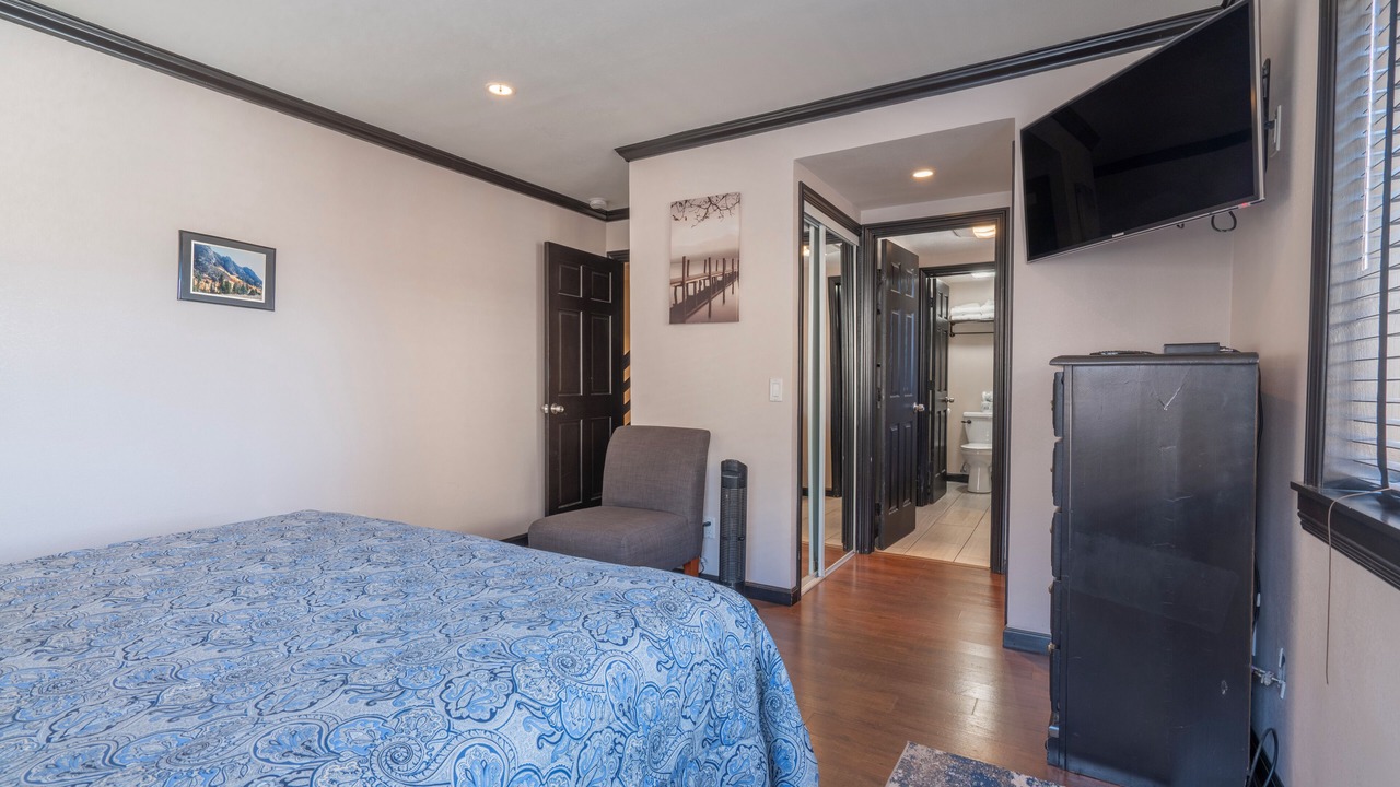 Photo of Bedroom in June Lake