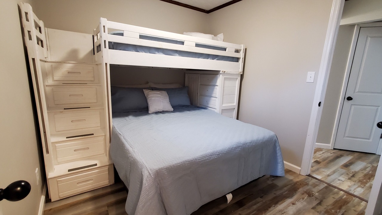 Photo of Bedroom in Cedar Bluff