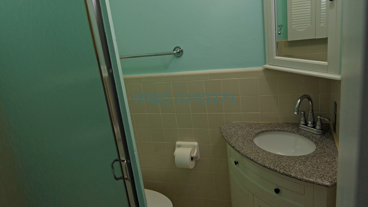 Photo of Bathroom in Golden Beach