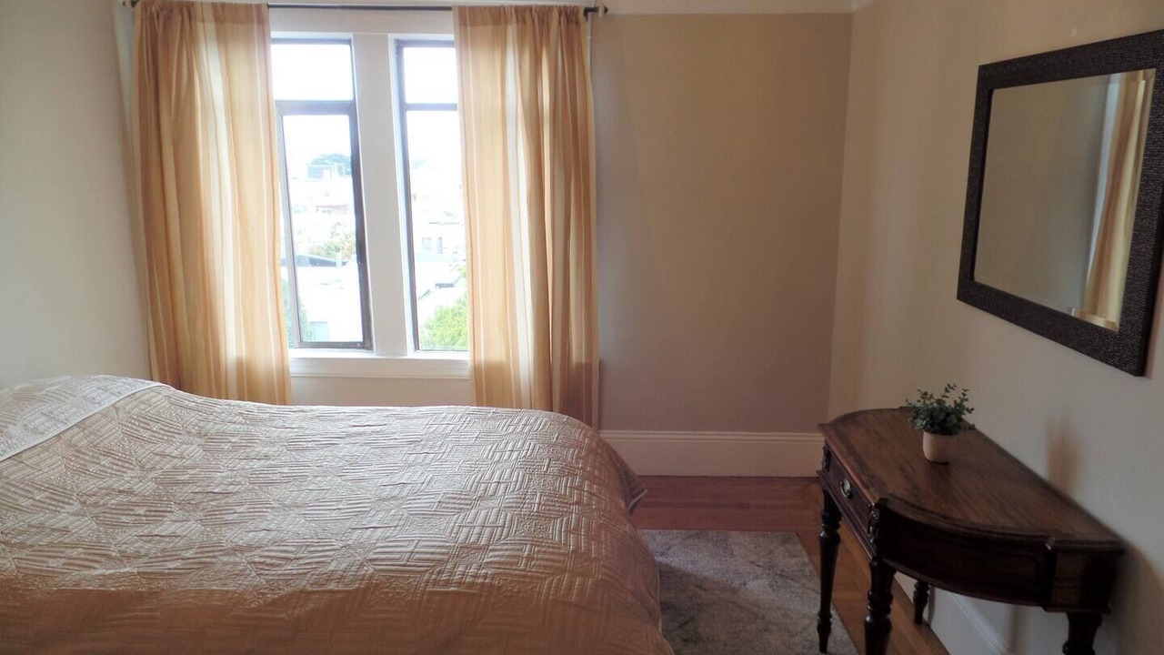 Photo of Bedroom in Outer Richmond