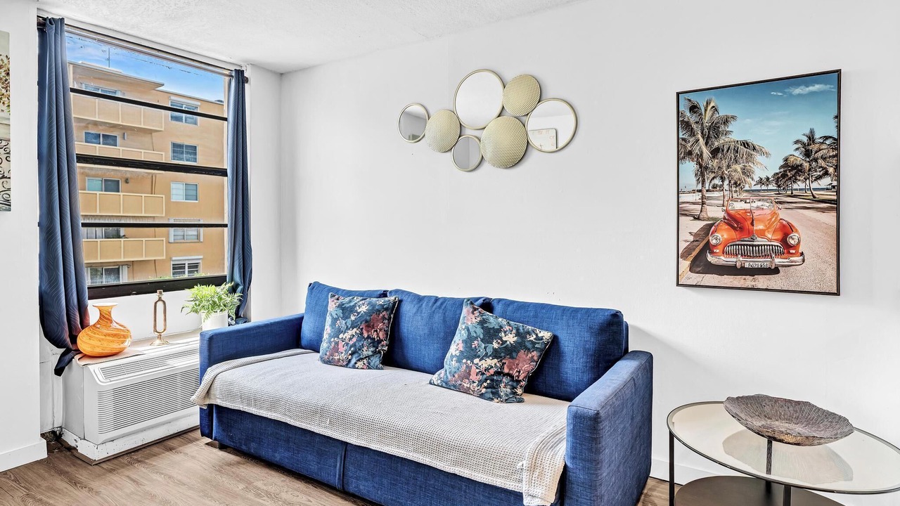 Photo of Livingroom in South Pointe