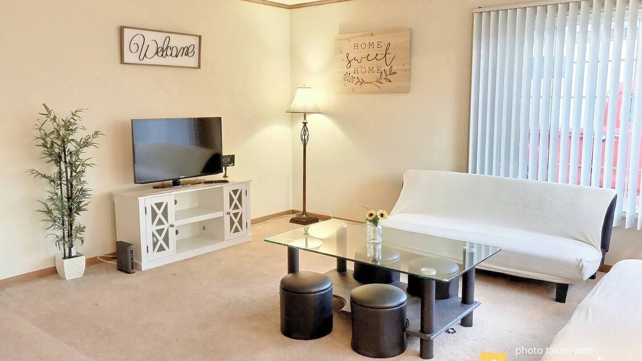 Photo of Livingroom in Downey