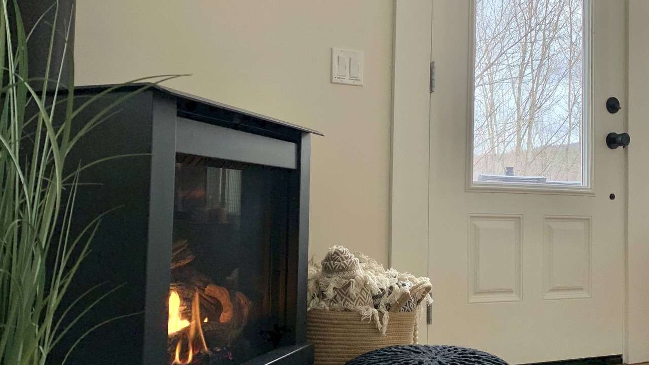 Photo of Livingroom in Roxbury