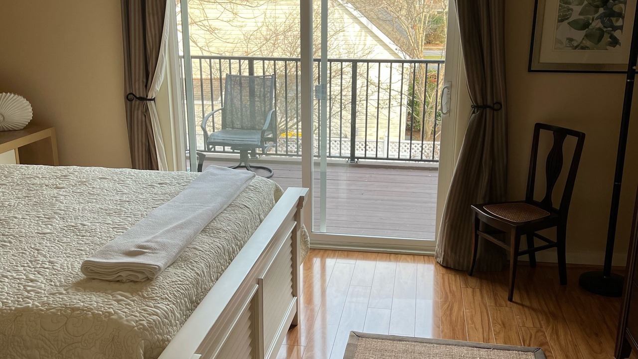 Photo of Bedroom in Country Club Estates