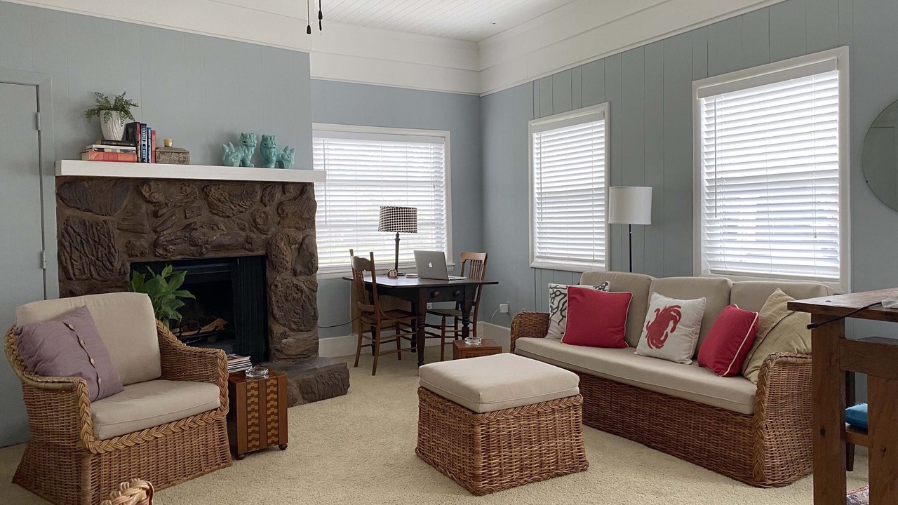 Photo of Livingroom in East Hill