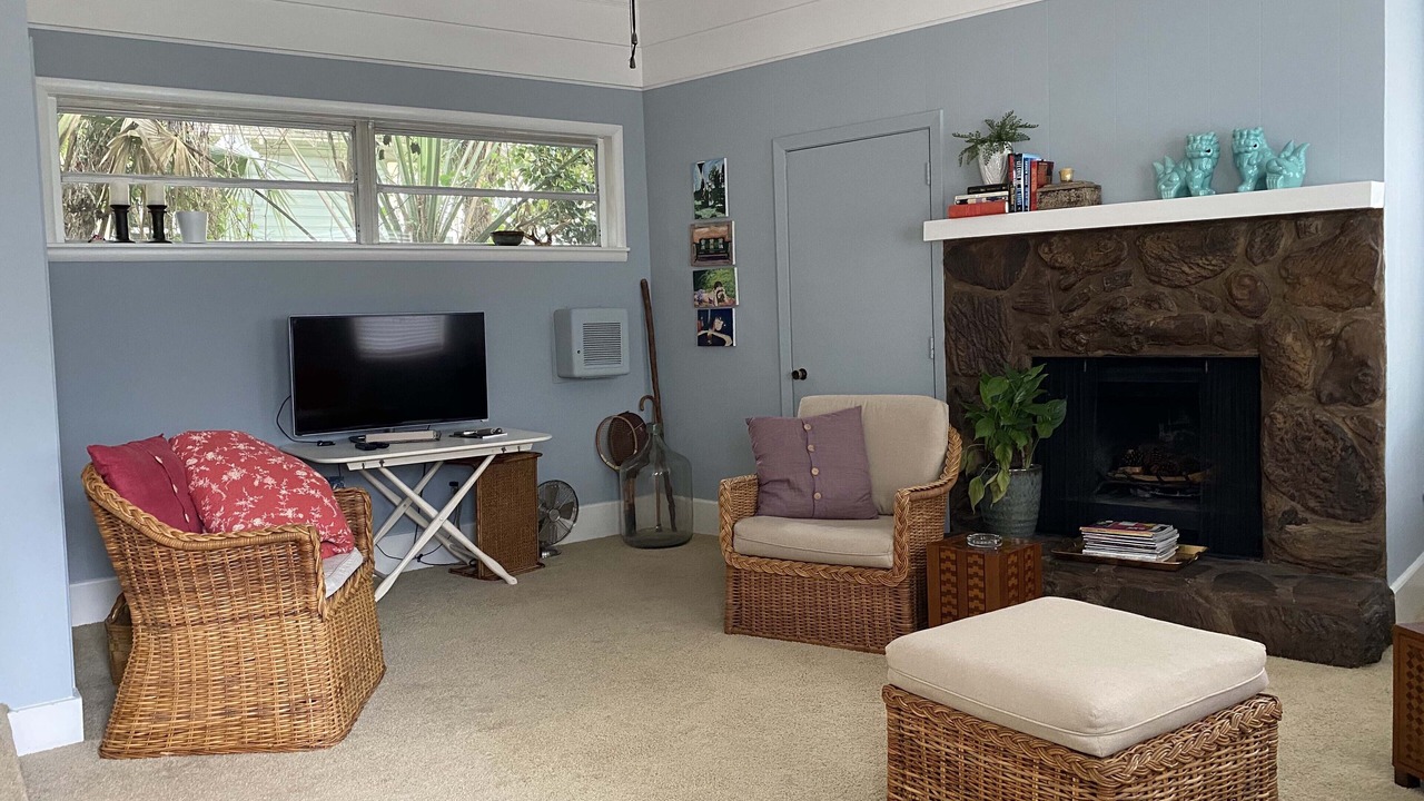 Photo of Livingroom in East Hill