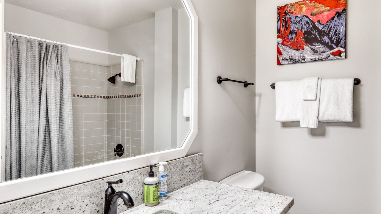 Photo of Bathroom in Round Hill Village
