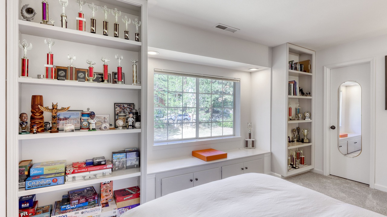 Photo of Bedroom in Round Hill Village