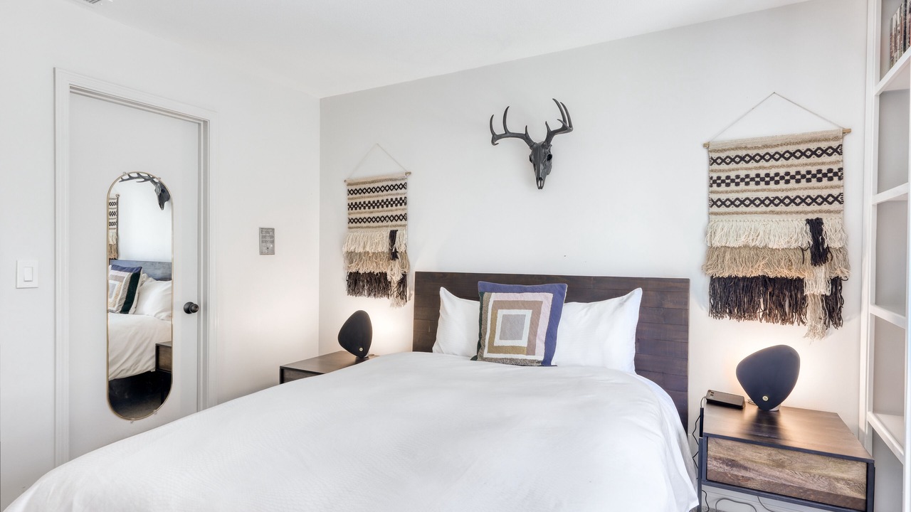 Photo of Bedroom in Round Hill Village