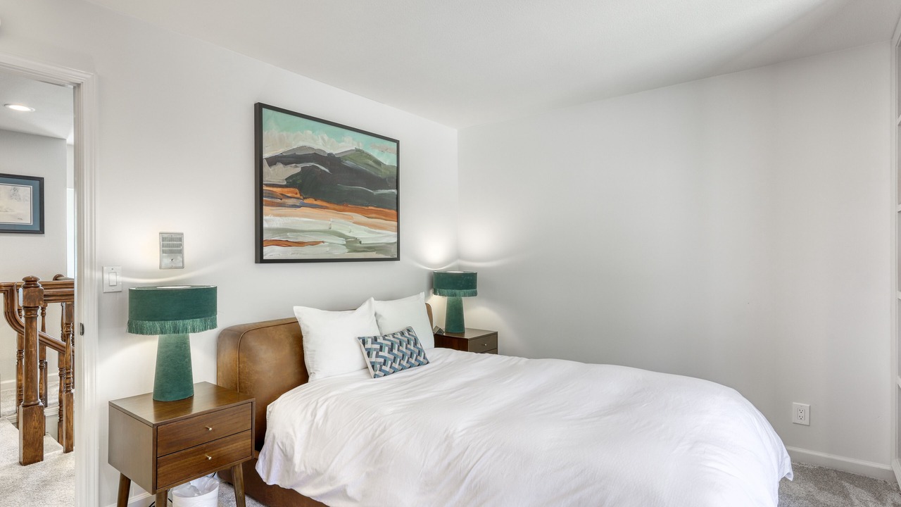 Photo of Bedroom in Round Hill Village