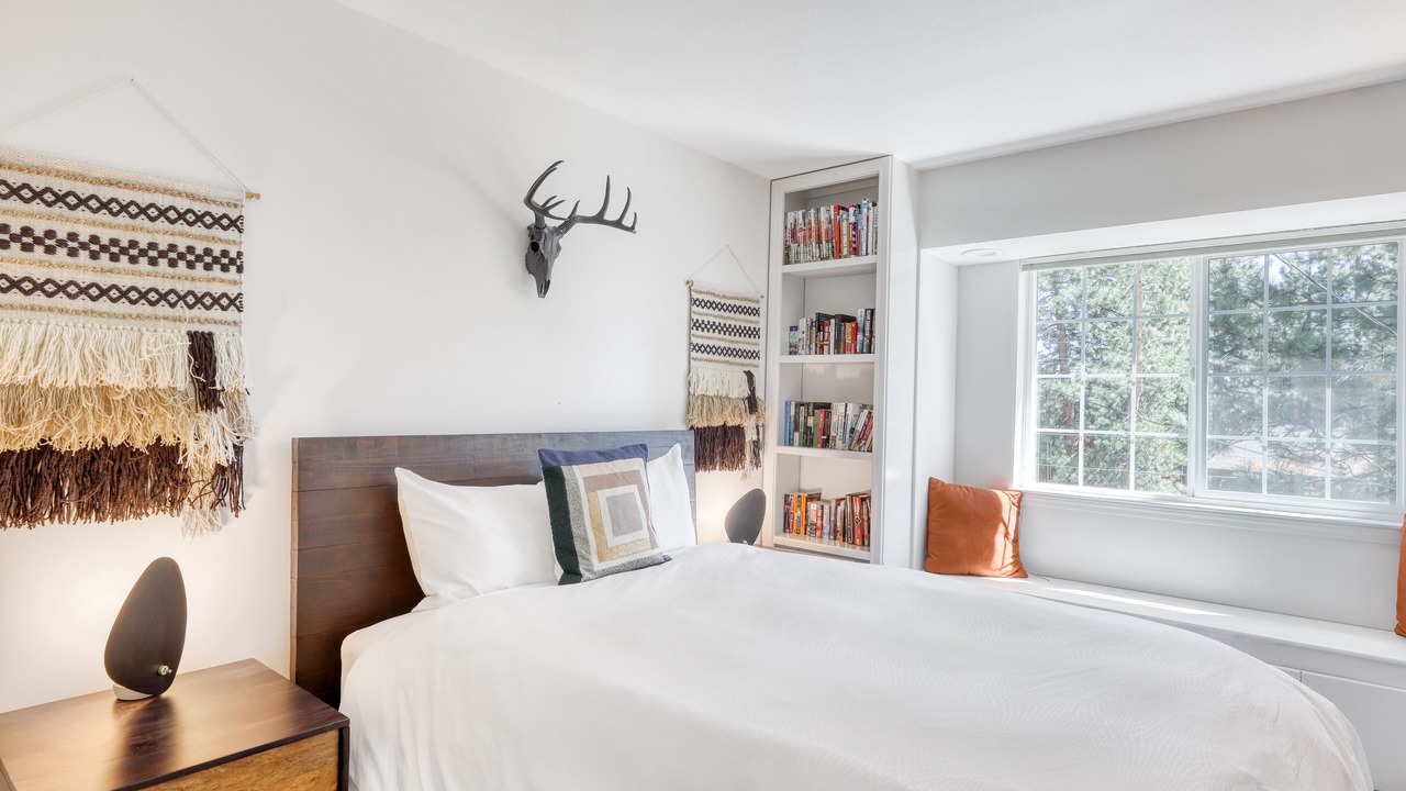 Photo of Bedroom in Round Hill Village