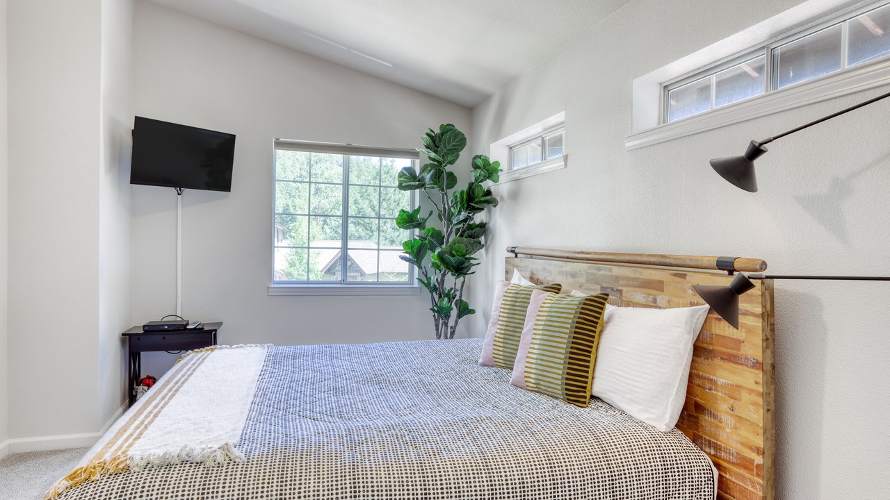 Photo of Bedroom in Round Hill Village