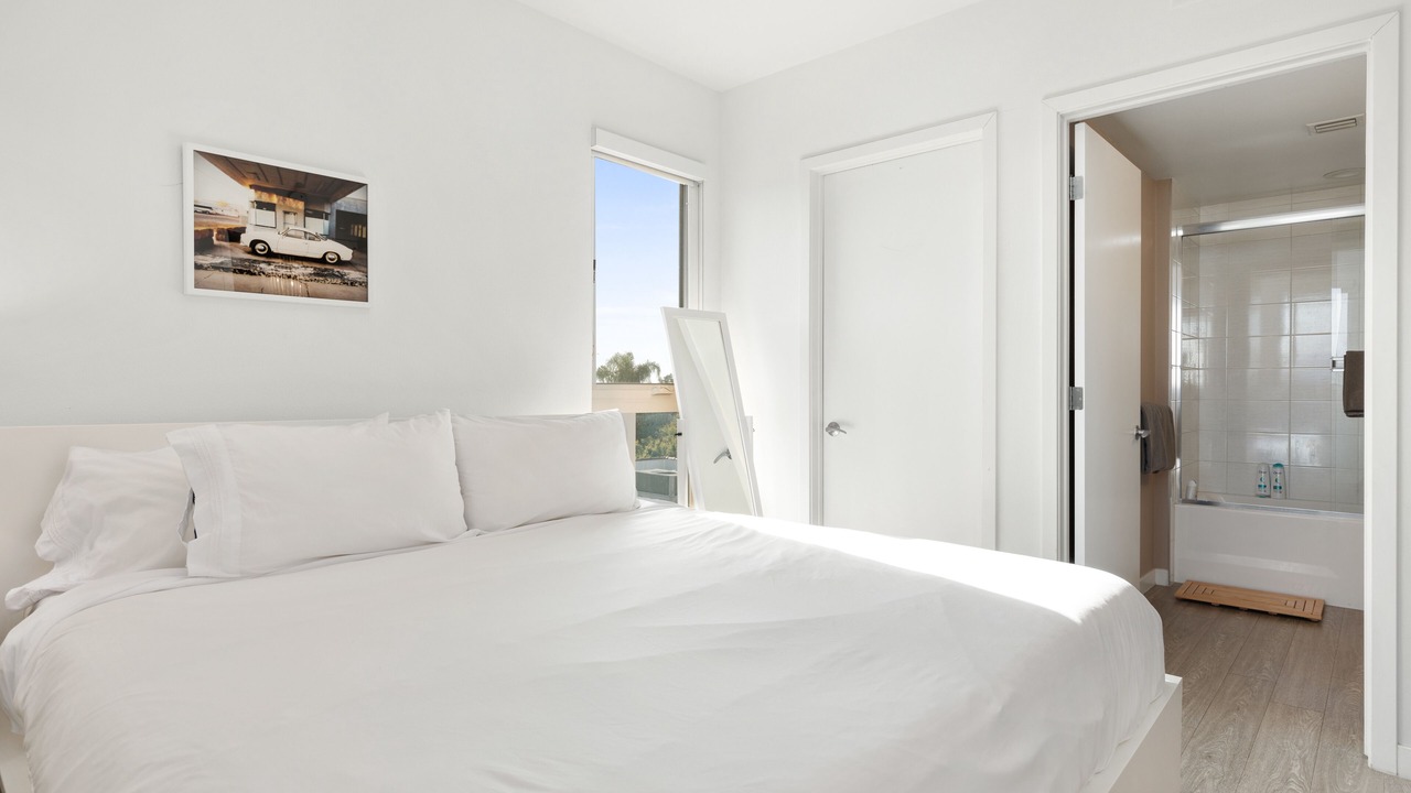 Photo of Bedroom in Carthay Circle