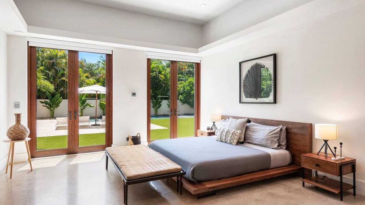Photo of Bedroom in Bayside Historic District