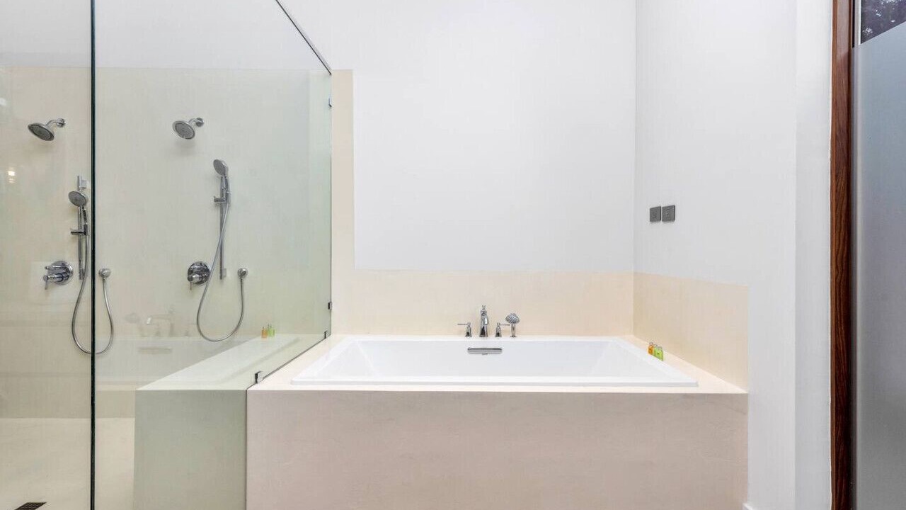 Photo of Bathroom in Bayside Historic District