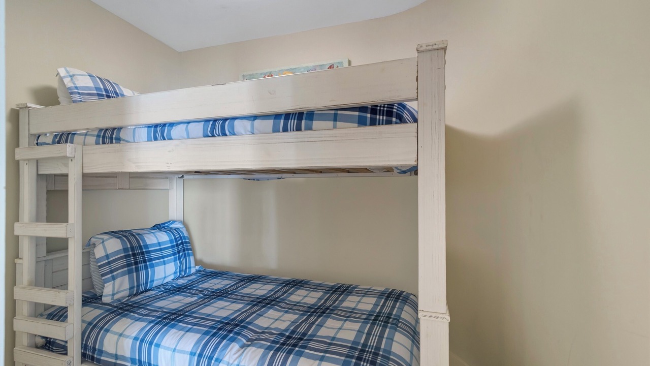 Photo of Bedroom in Orange Beach East