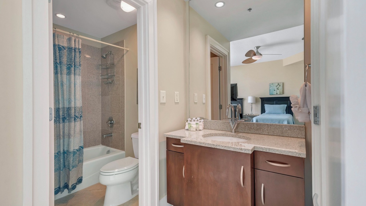 Photo of Bathroom in Orange Beach East