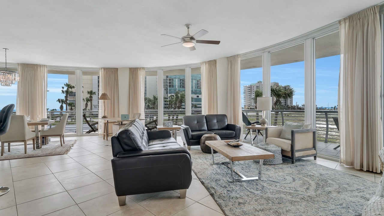 Photo of Livingroom in Orange Beach East