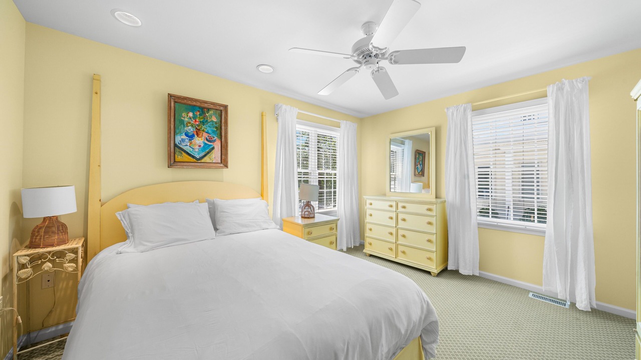 Photo of Bedroom in Avalon