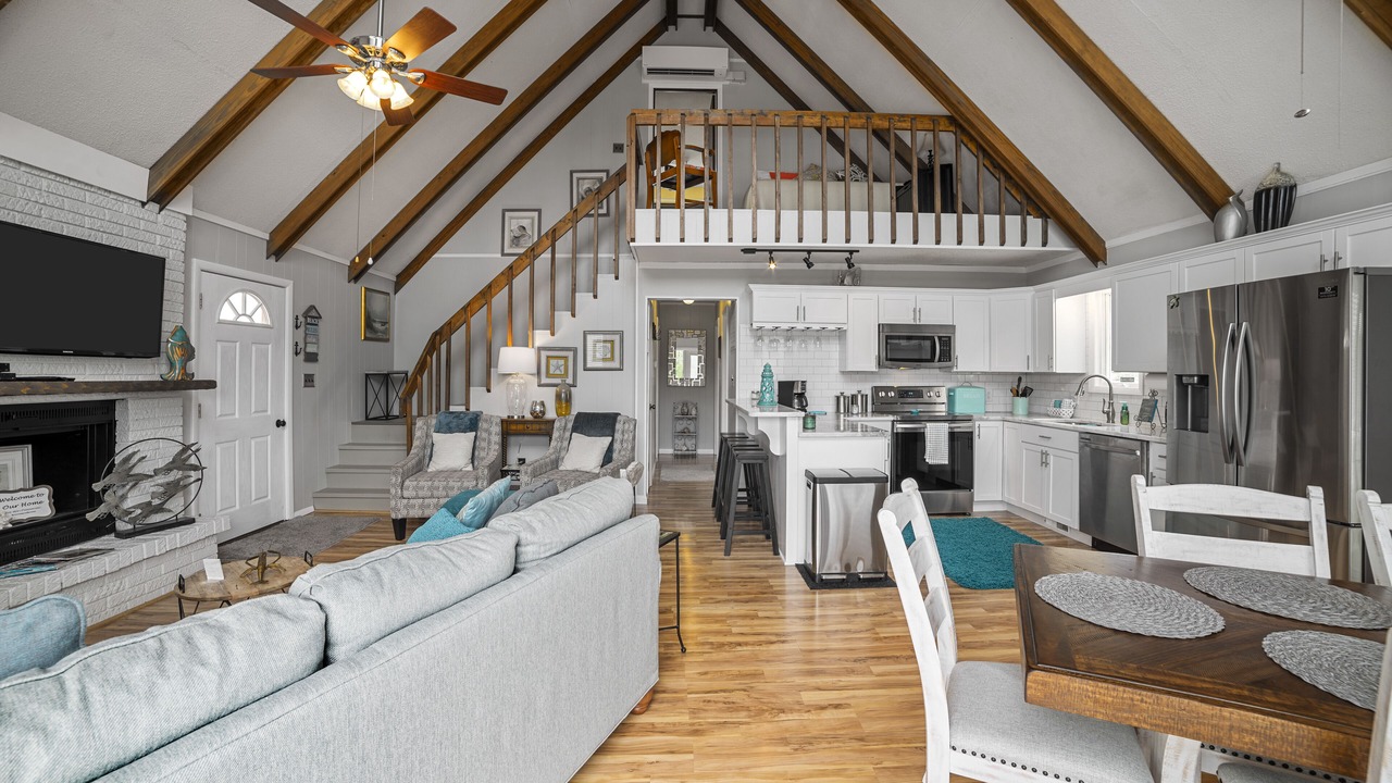 Photo of Livingroom in The Point