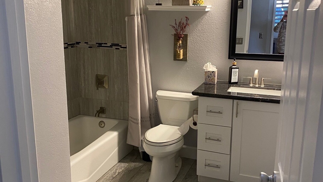 Photo of Bathroom in Sunridge Estates