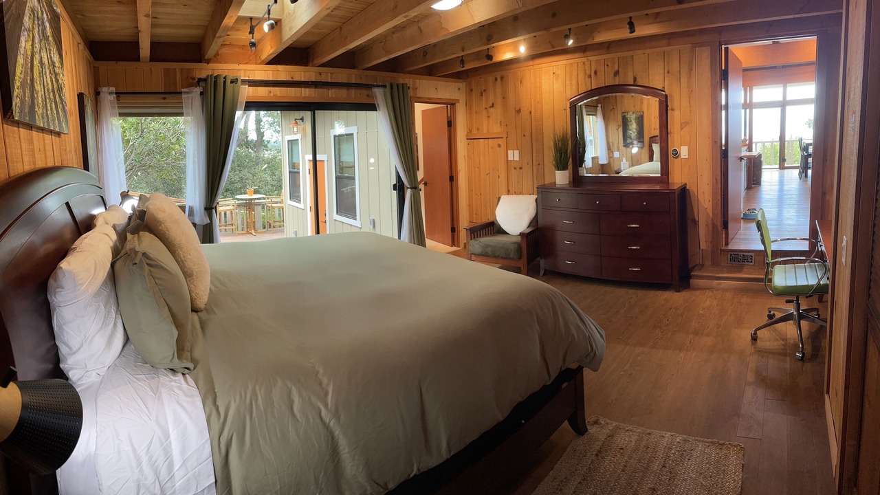 Photo of Bedroom in Northeast Carmel