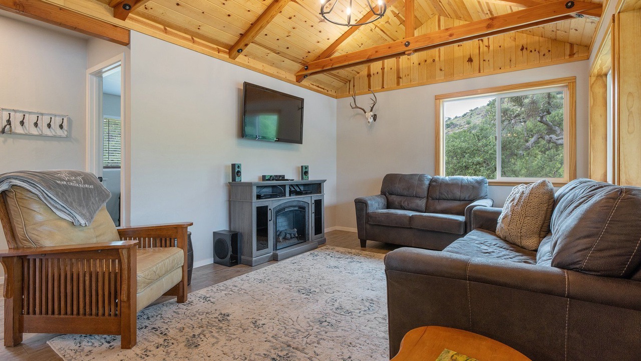 Photo of Livingroom in Springville