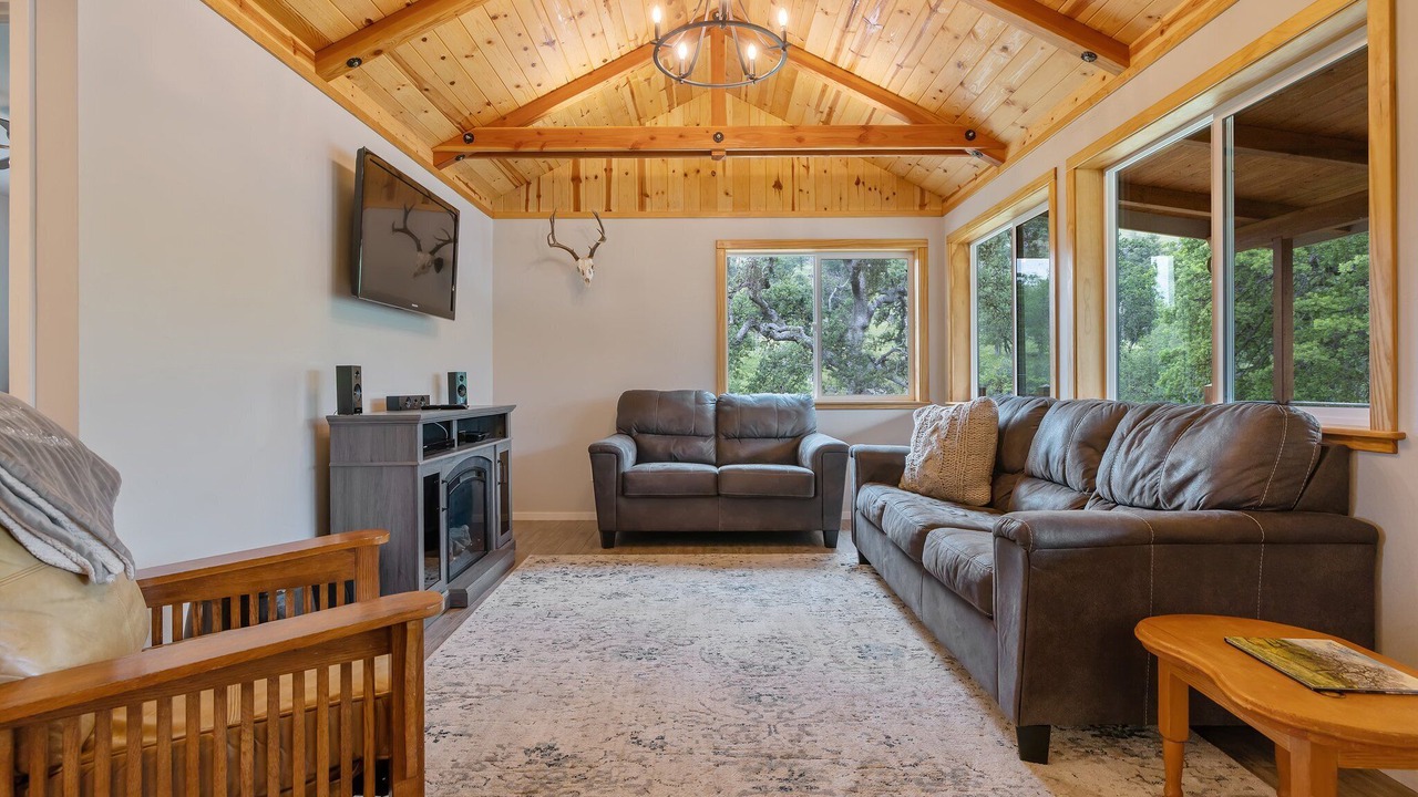 Photo of Livingroom in Springville