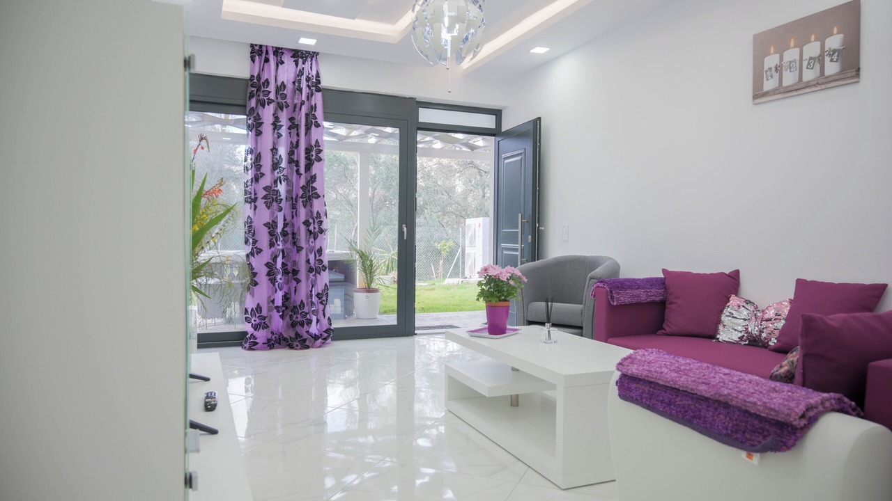 Photo of Livingroom in Messonghi