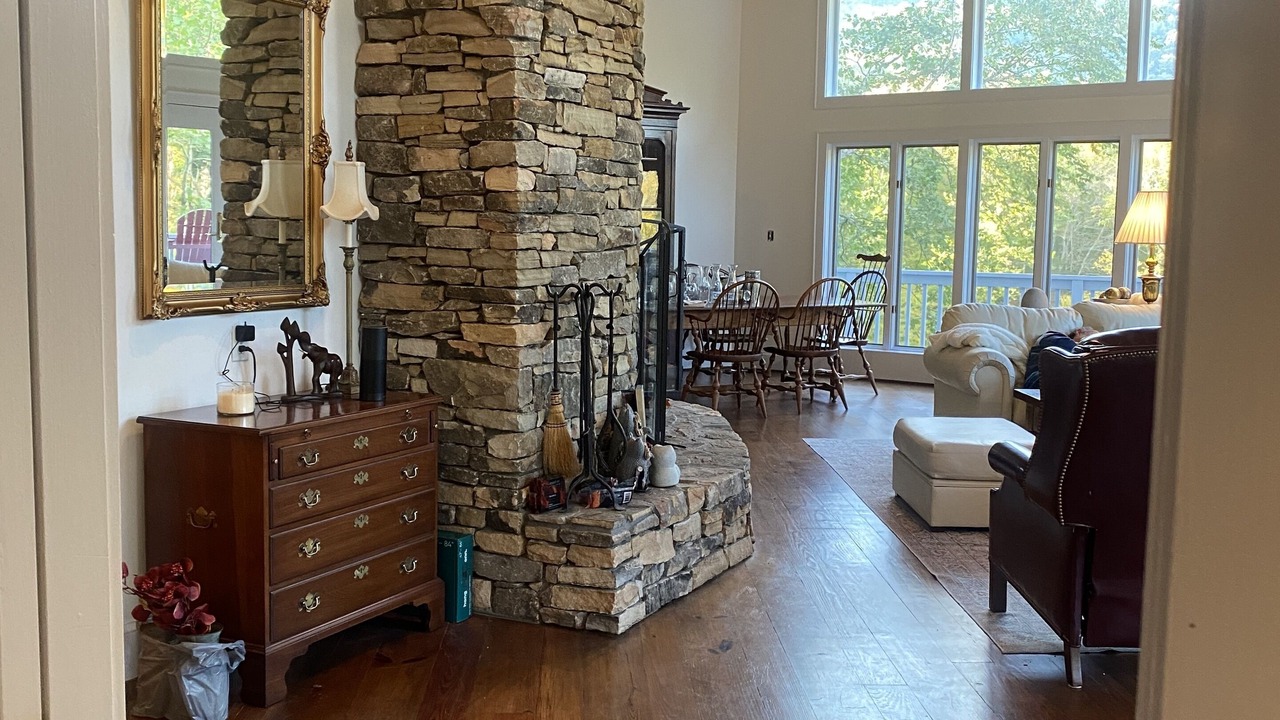 Photo of Livingroom in Burnsville