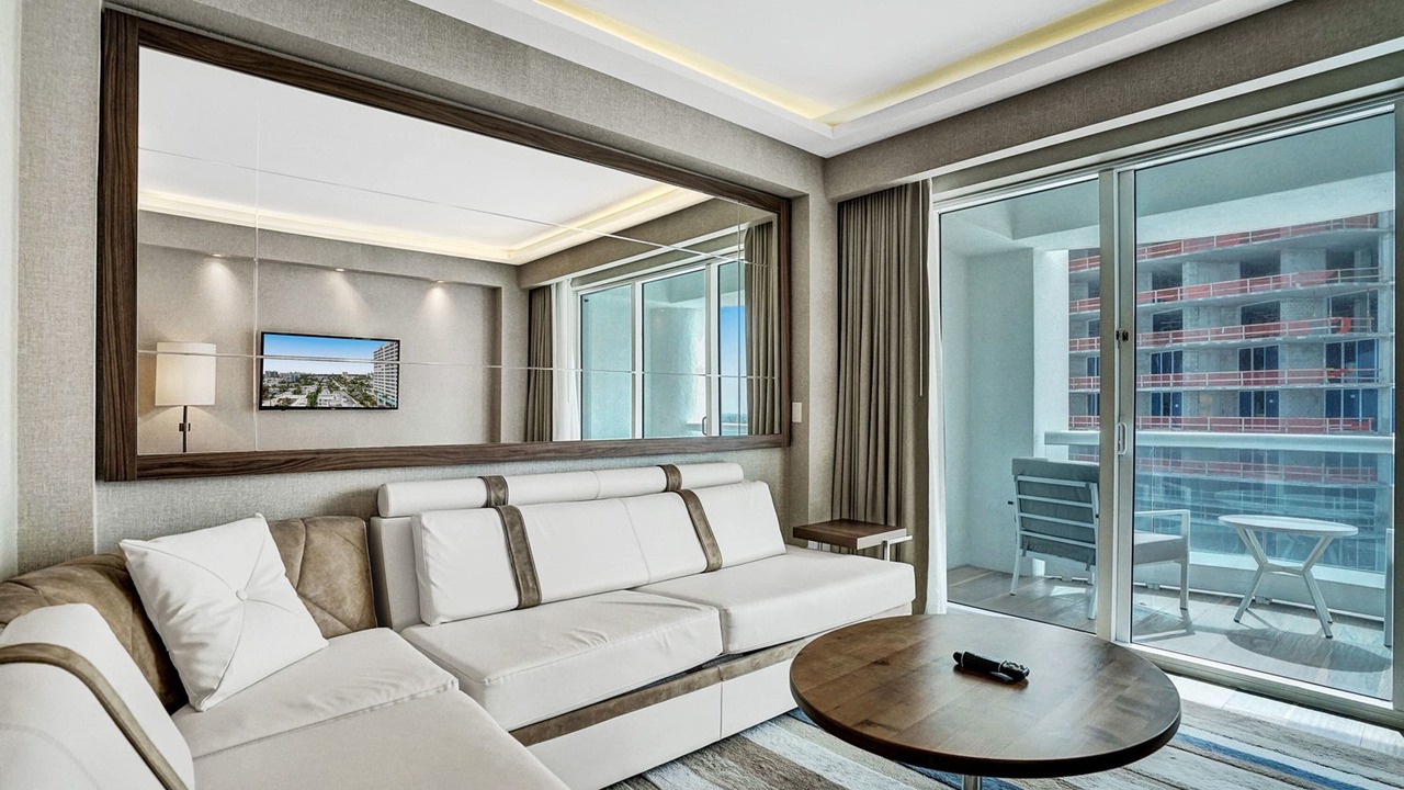 Photo of Livingroom in Central Beach