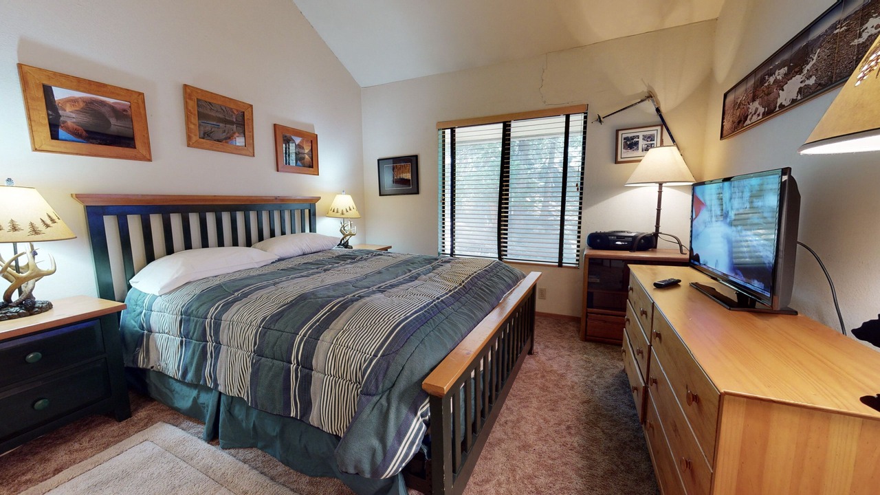 Photo of Bedroom in Mammoth Lakes