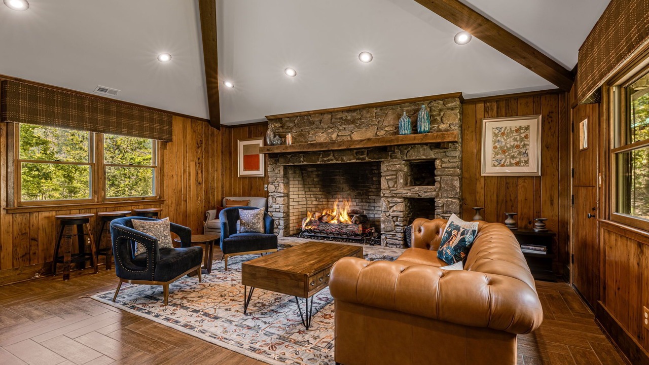 Photo of Livingroom in Asheville