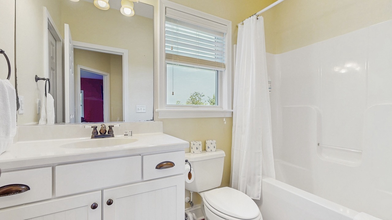 Photo of Bathroom in Waves