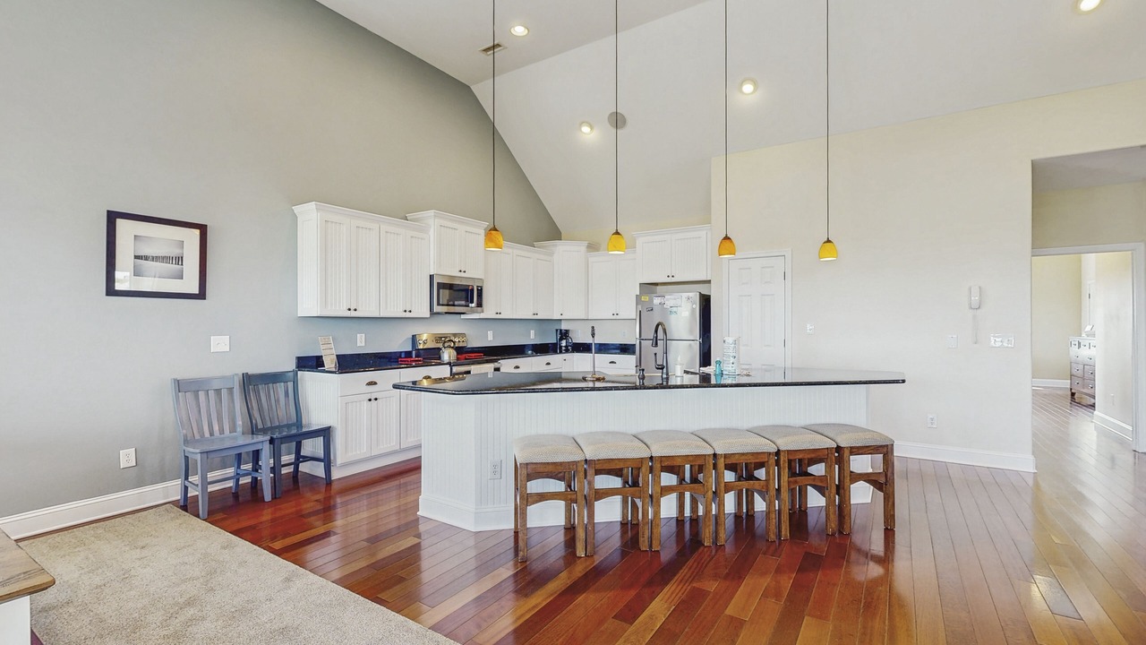 Photo of Kitchen in Waves