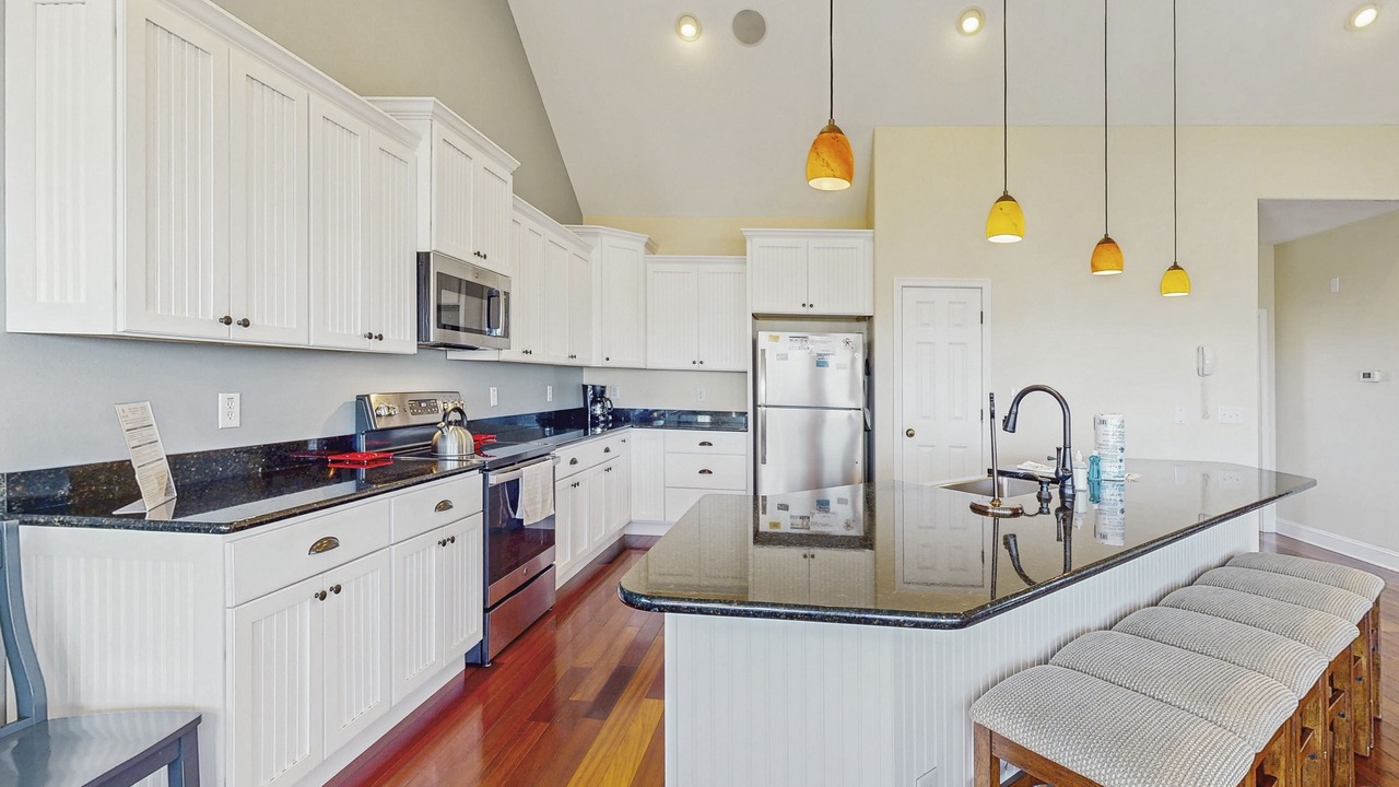 Photo of Kitchen in Waves
