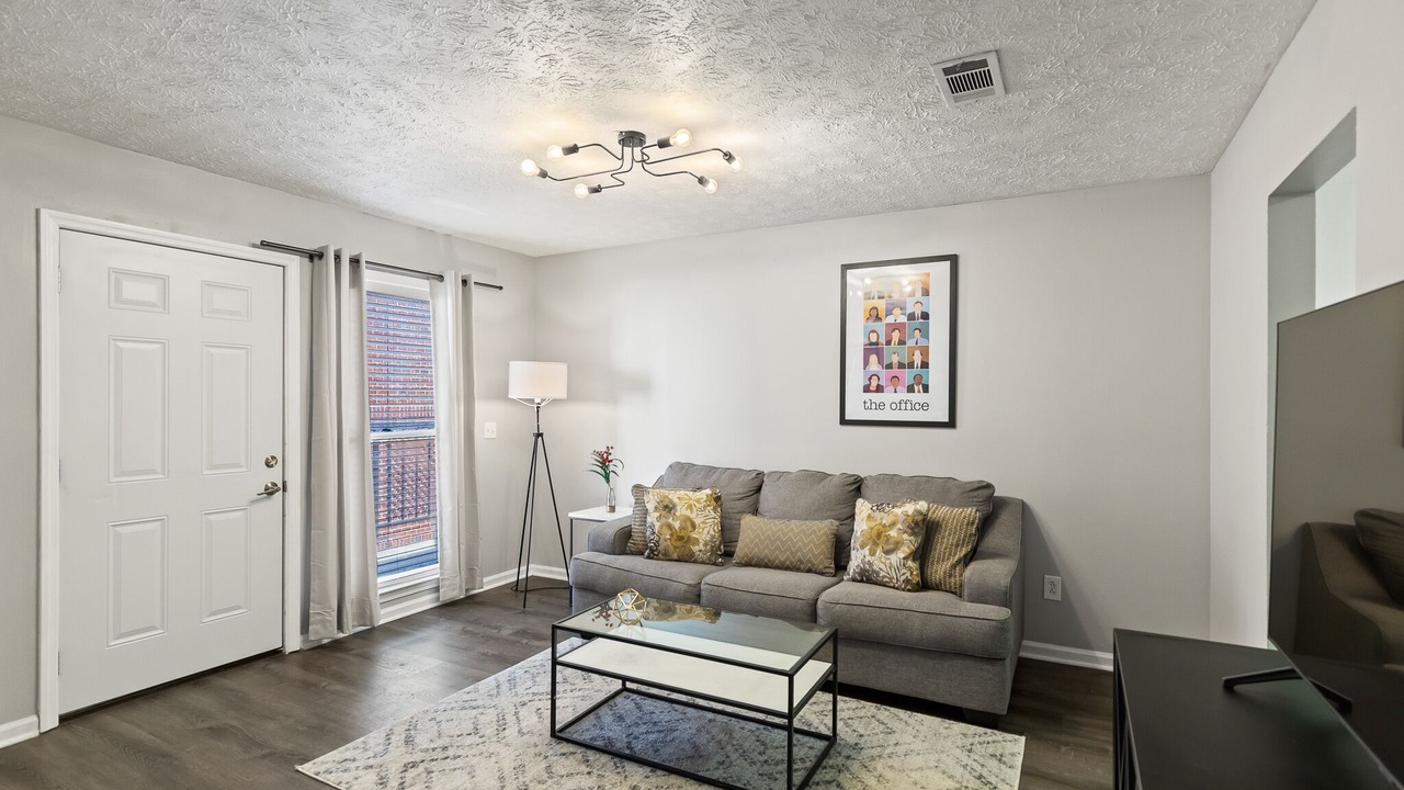 Photo of Livingroom in Auburn