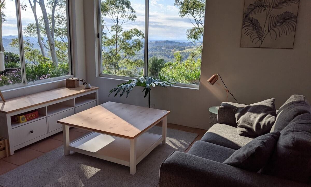 Photo of Livingroom in Balmoral Ridge