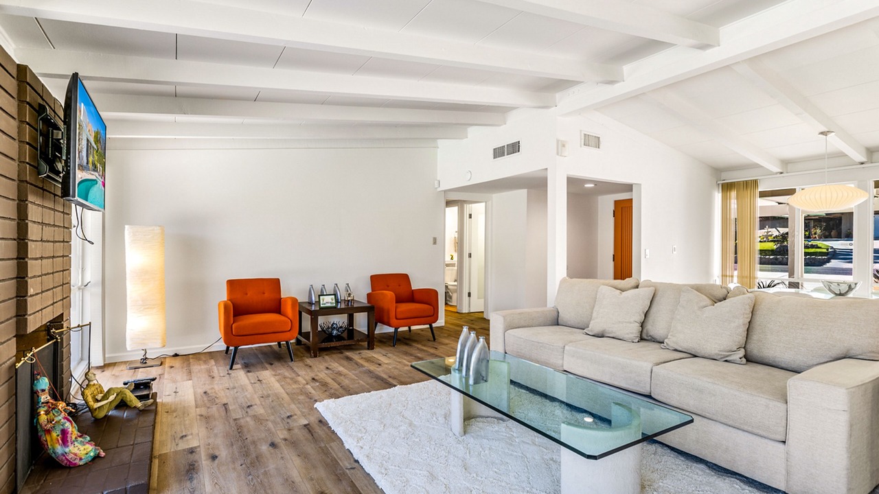 Photo of Livingroom in Magnesia Falls Cove