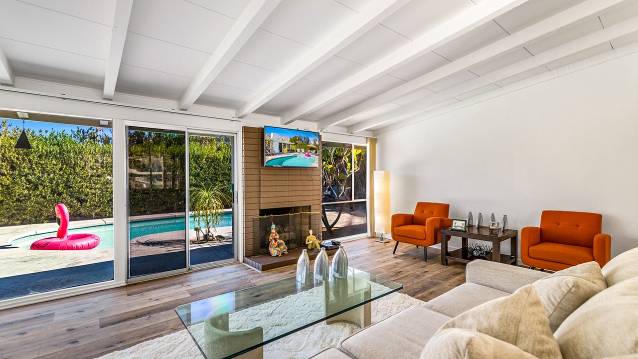 Photo of Livingroom in Magnesia Falls Cove