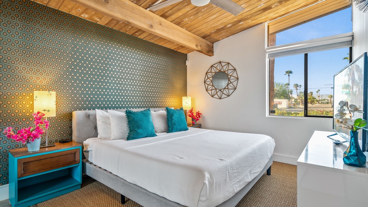 Photo of Bedroom in Racquet Club Estates