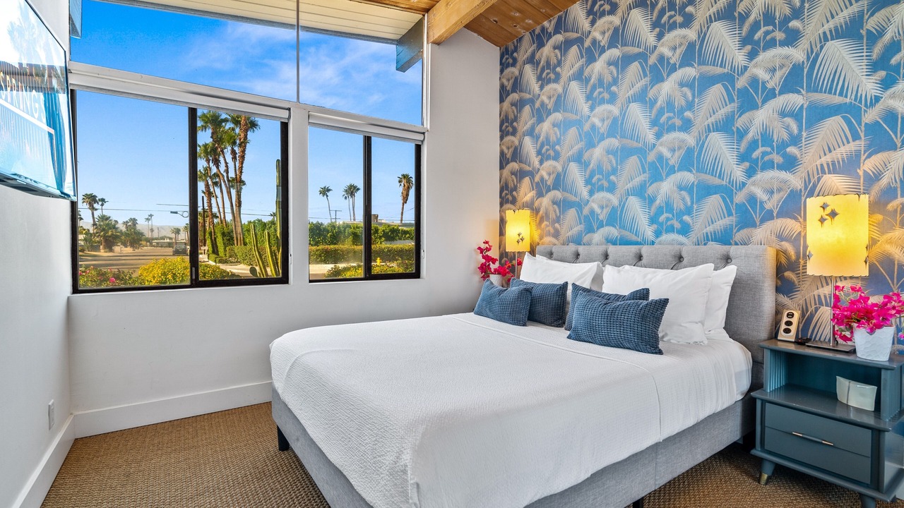 Photo of Bedroom in Racquet Club Estates