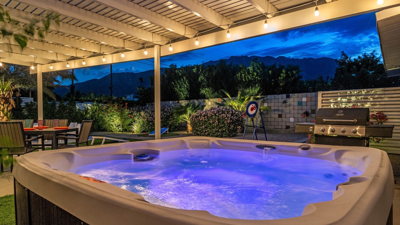 Photo of Patio Balcony in Racquet Club Estates