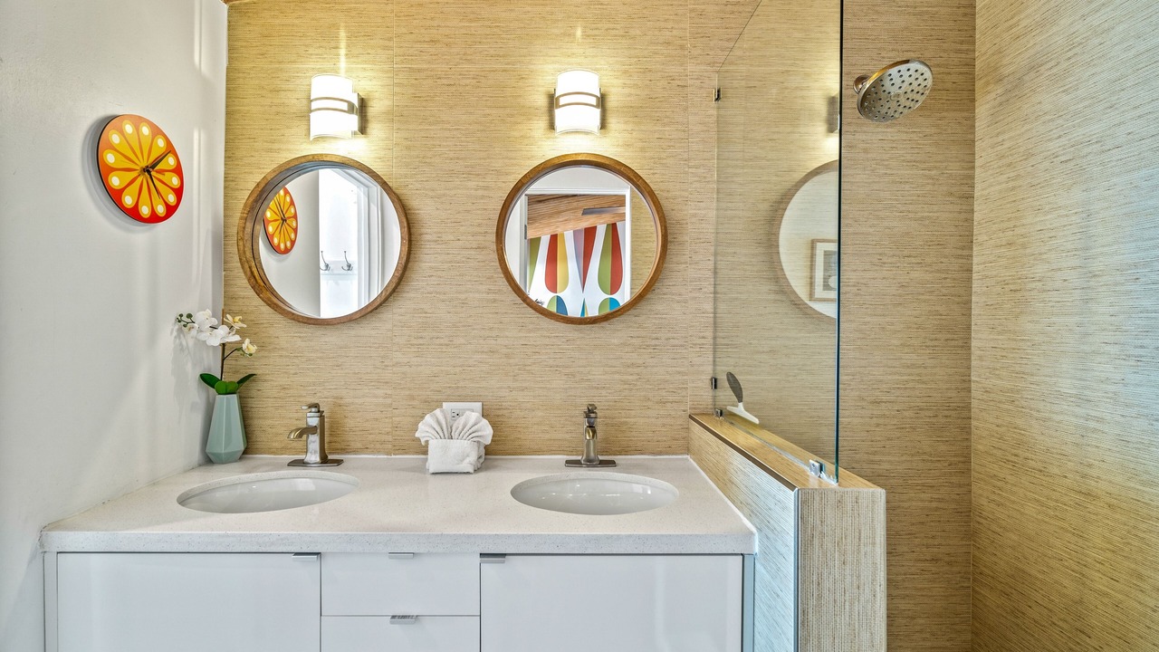 Photo of Bathroom in Racquet Club Estates